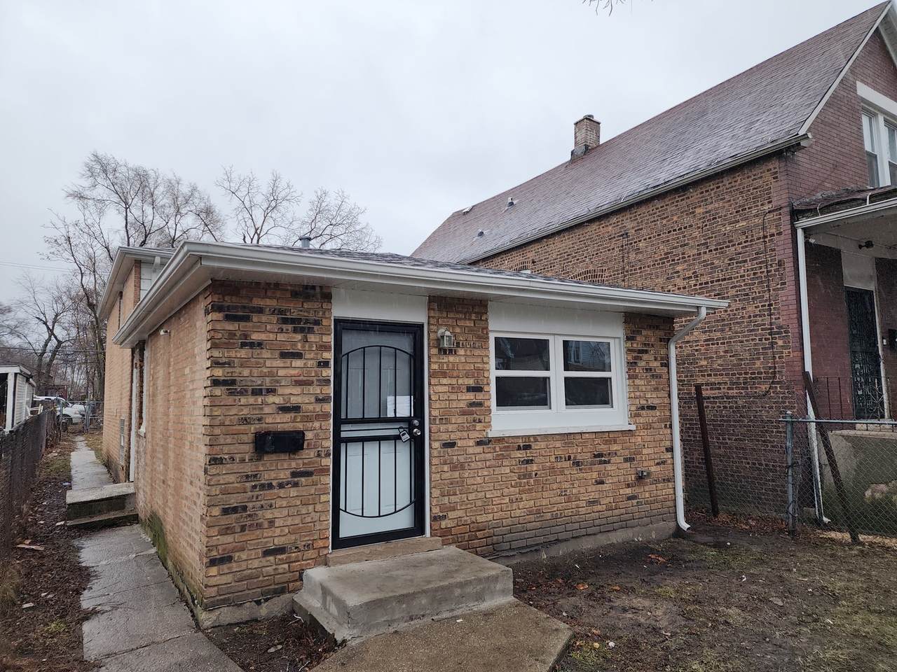 6229 Winchester Avenue - Photo 1