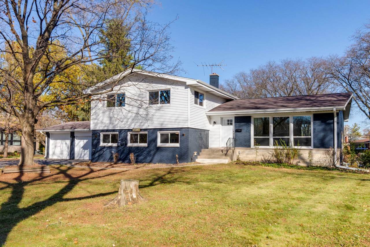 900 Emerson Court - Photo 1