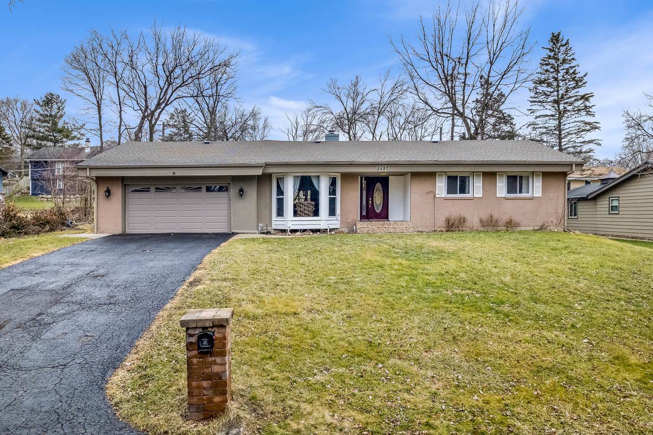 2527 Starkweather Road - Photo 1