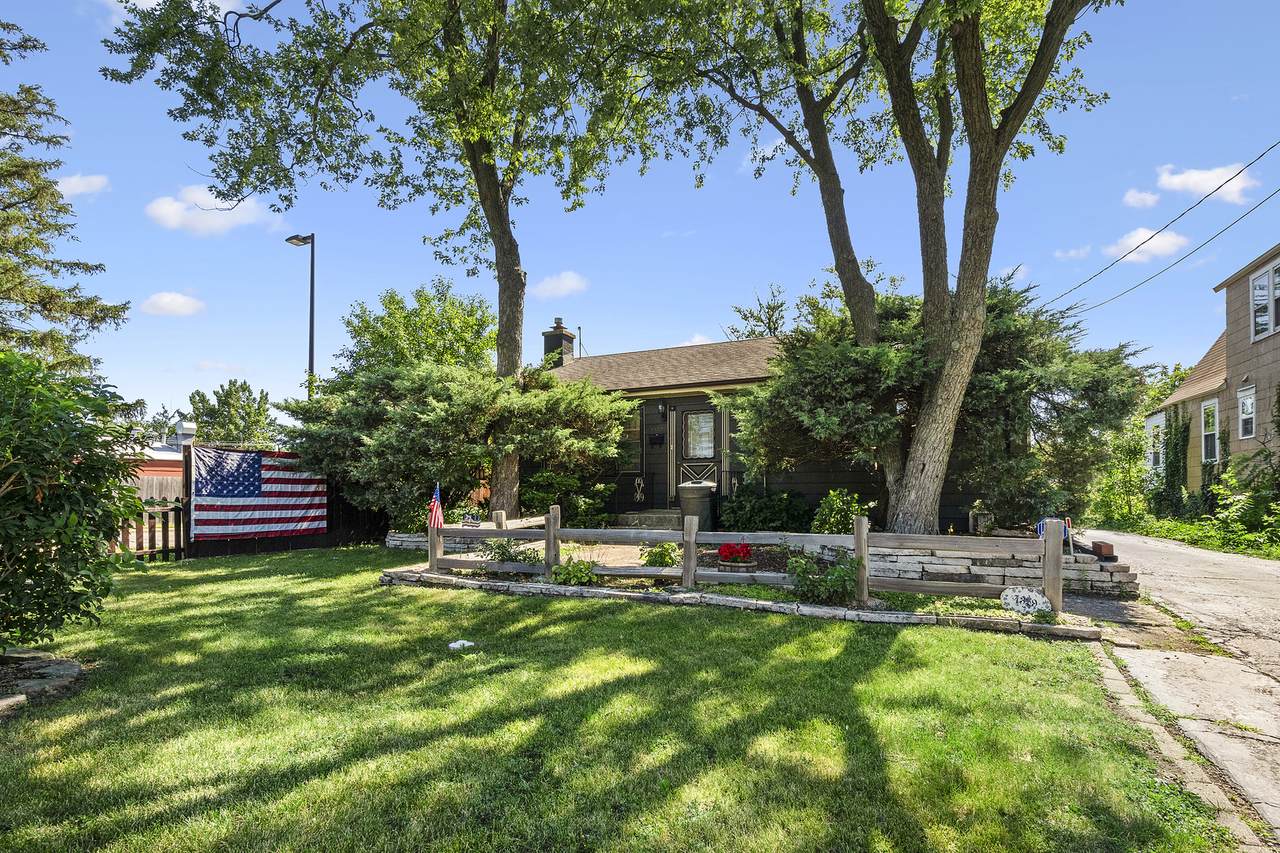 4329 Fairview Avenue - Photo 1