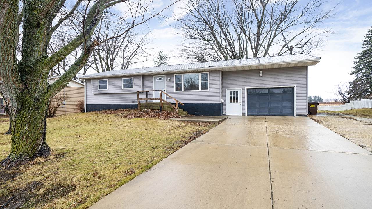 606 10th Street - Photo 1