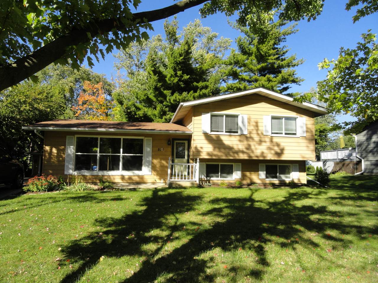 596 Maple Avenue - Photo 1