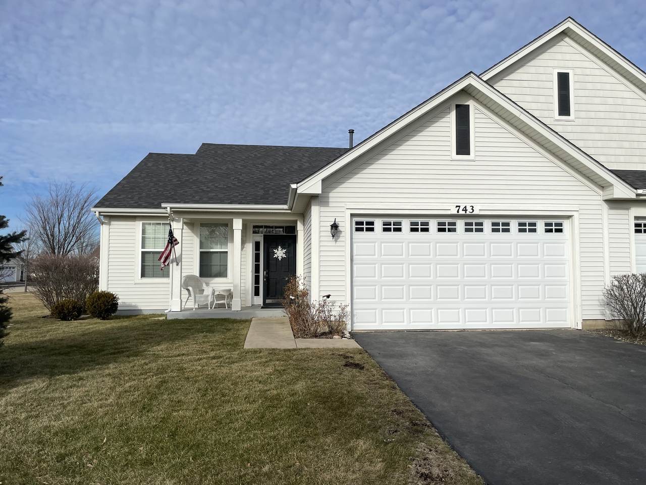 743 Bellevue Circle - Photo 1
