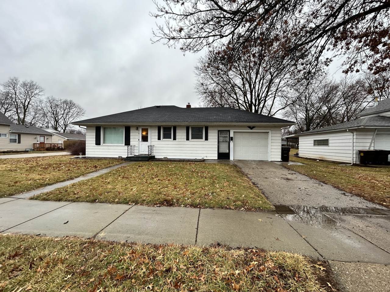 610 8th Avenue - Photo 1