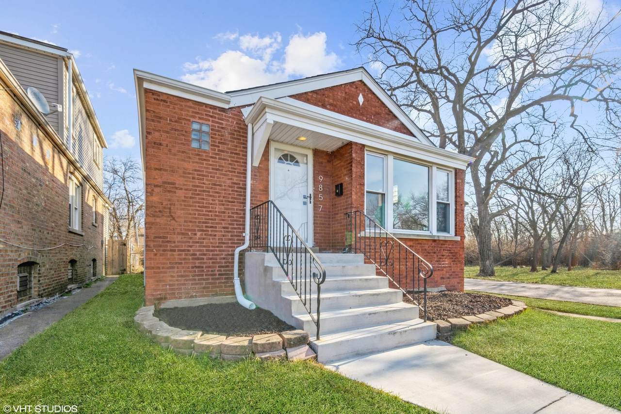 9857 Woodlawn Avenue - Photo 1