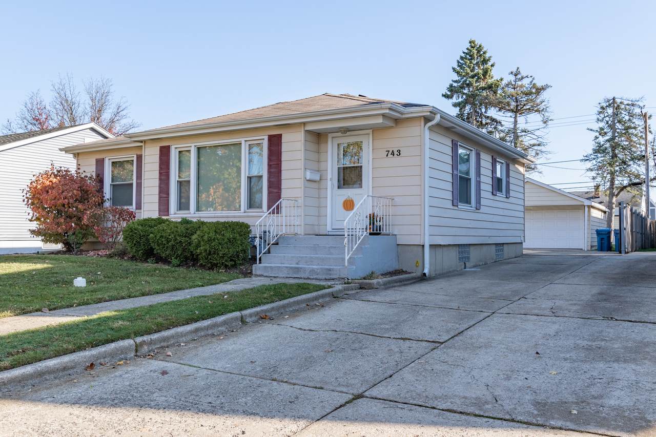 743 Spring Road - Photo 1