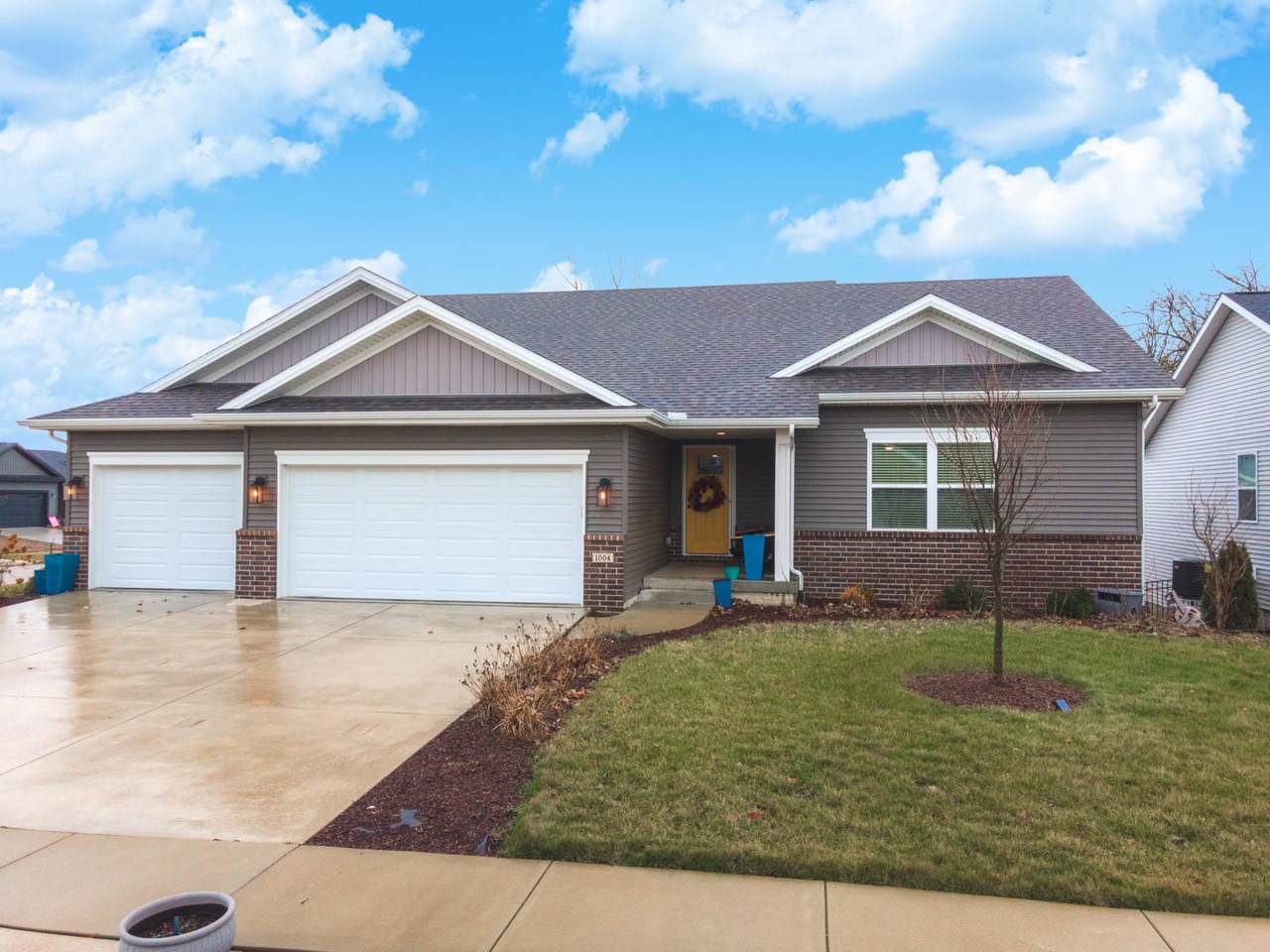 1004 Bach Drive - Photo 1