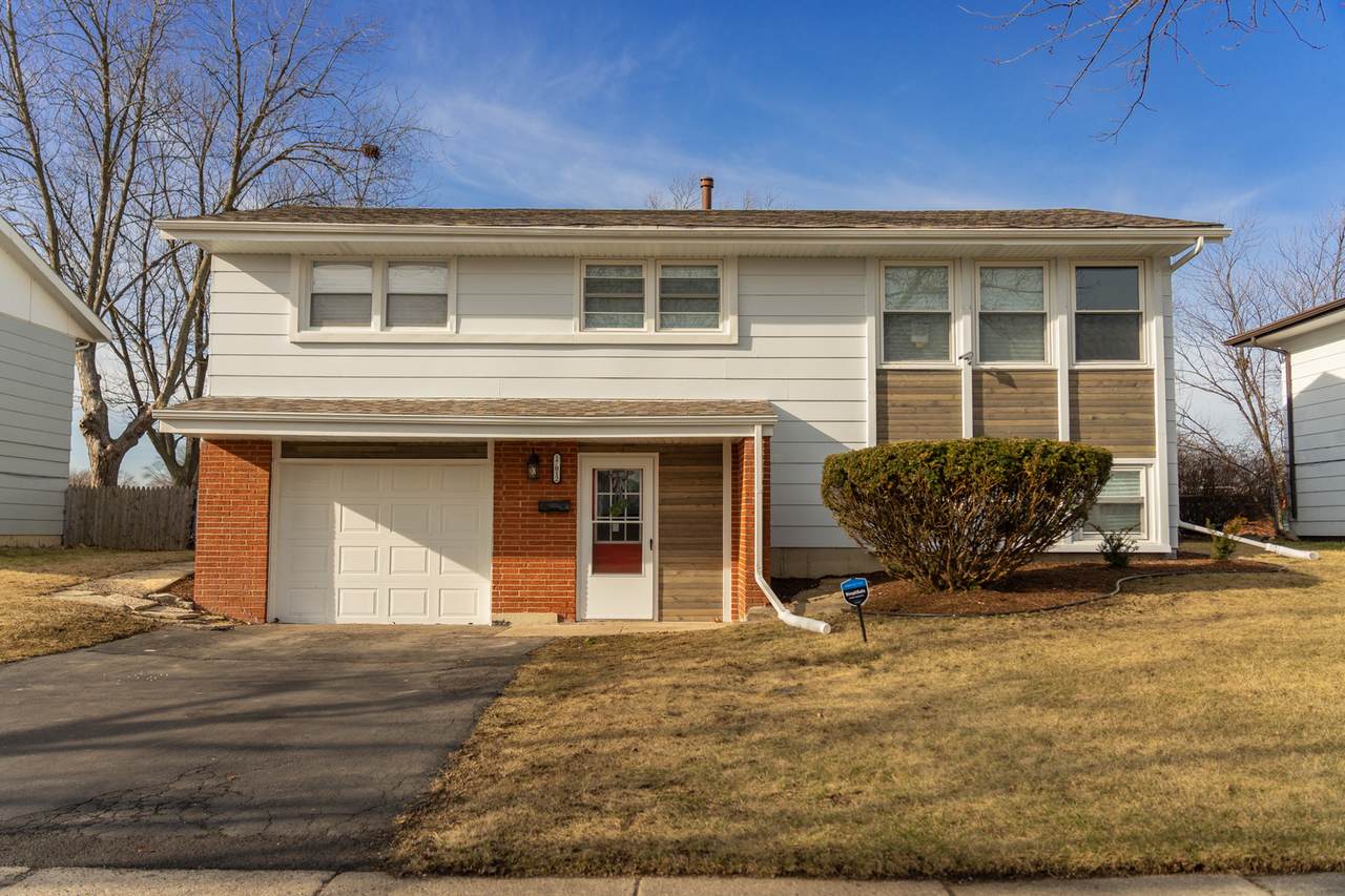 17012 Elm Drive - Photo 1