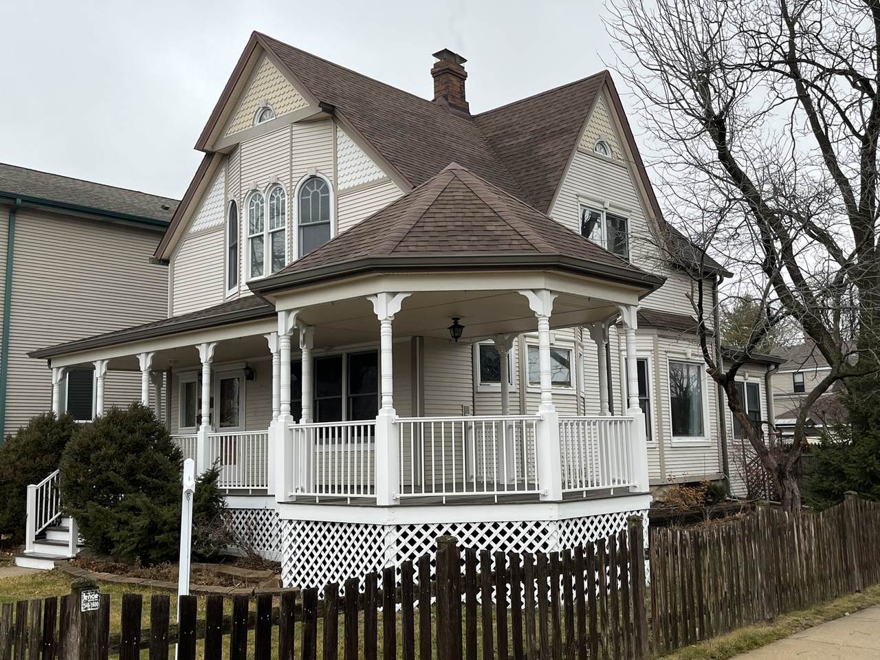4303 Lowell Avenue - Photo 1