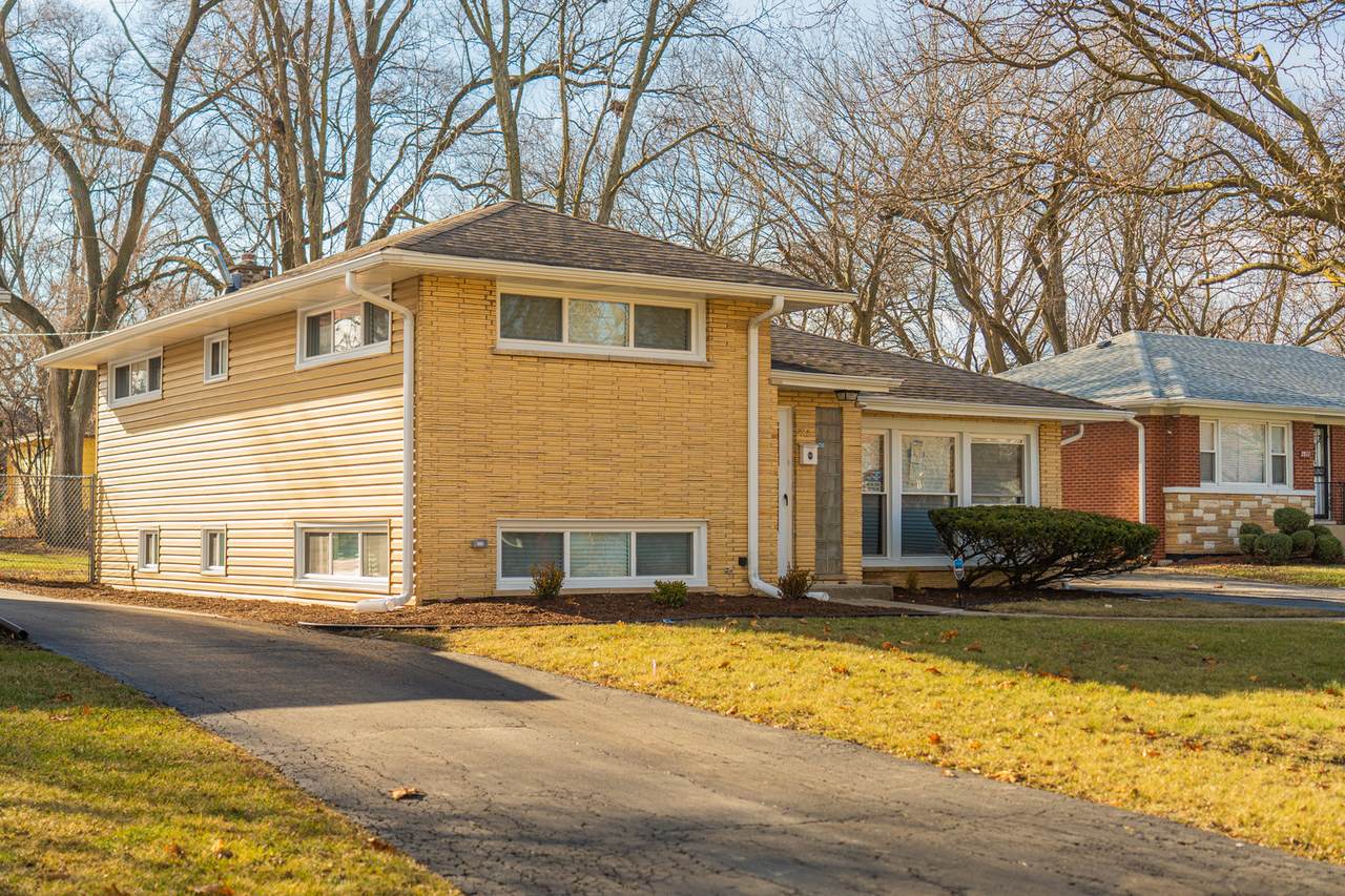 2815 172nd Street - Photo 1