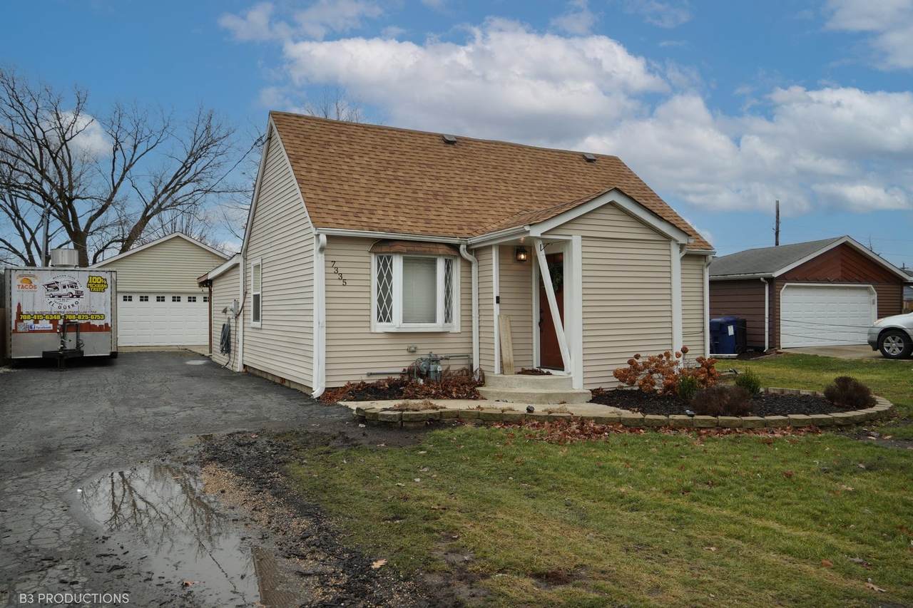 7335 74th Street - Photo 1