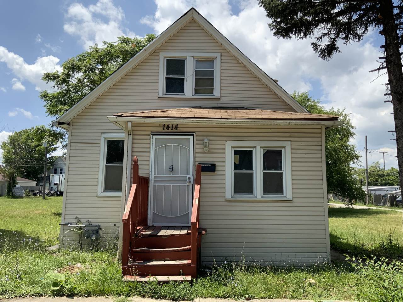 1414 Lowe Avenue - Photo 1