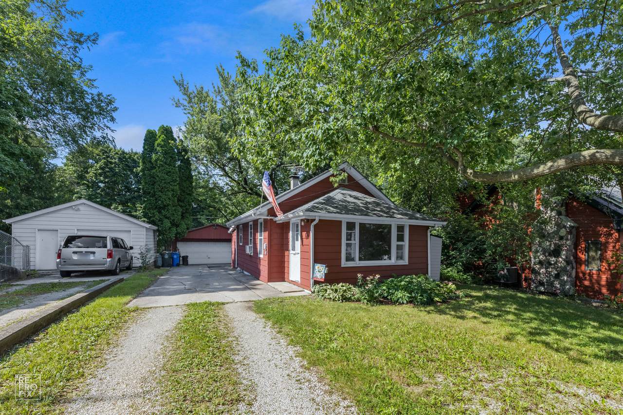 1382 Raymond Street - Photo 1