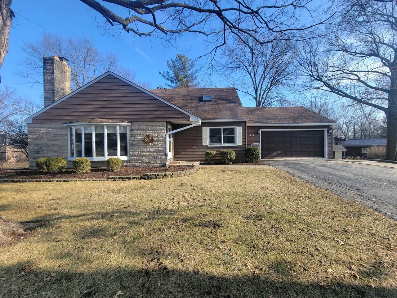1230 Gladys Avenue - Photo 1