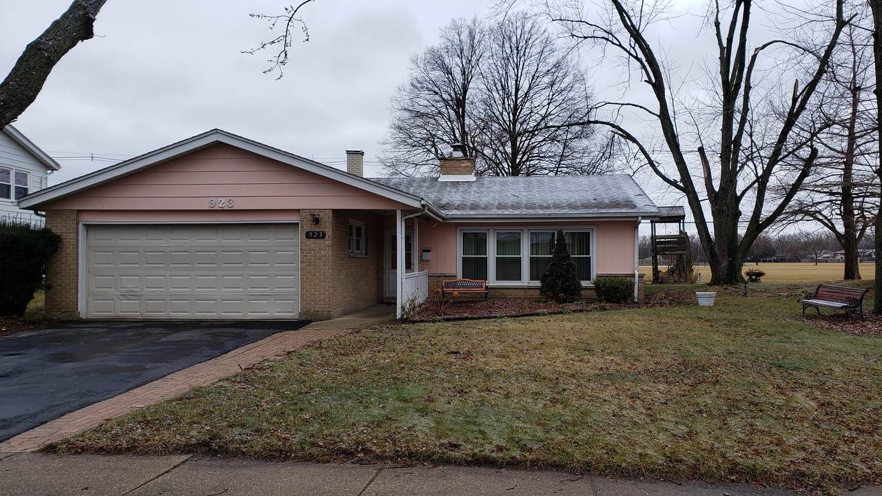 923 Bowling Green Drive - Photo 1
