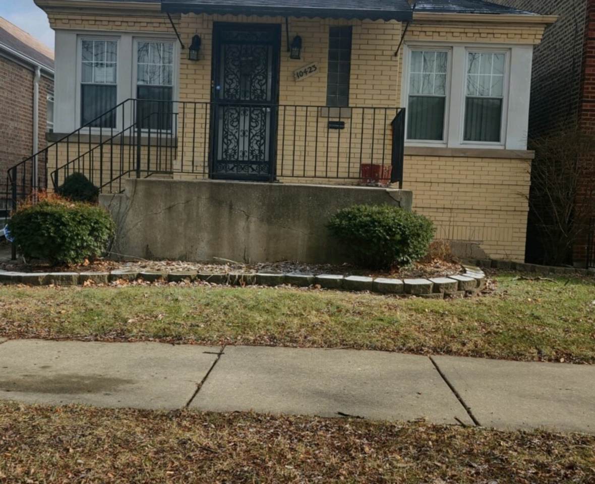 10423 Vernon Avenue - Photo 1