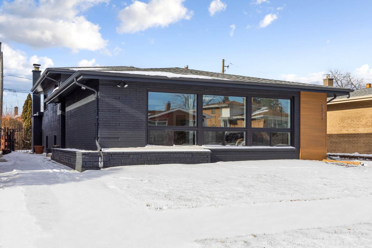 9242 Bennett Avenue - Photo 1