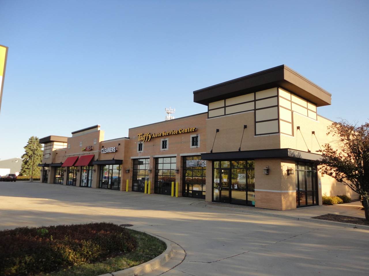 456 Veterans Parkway - Photo 1
