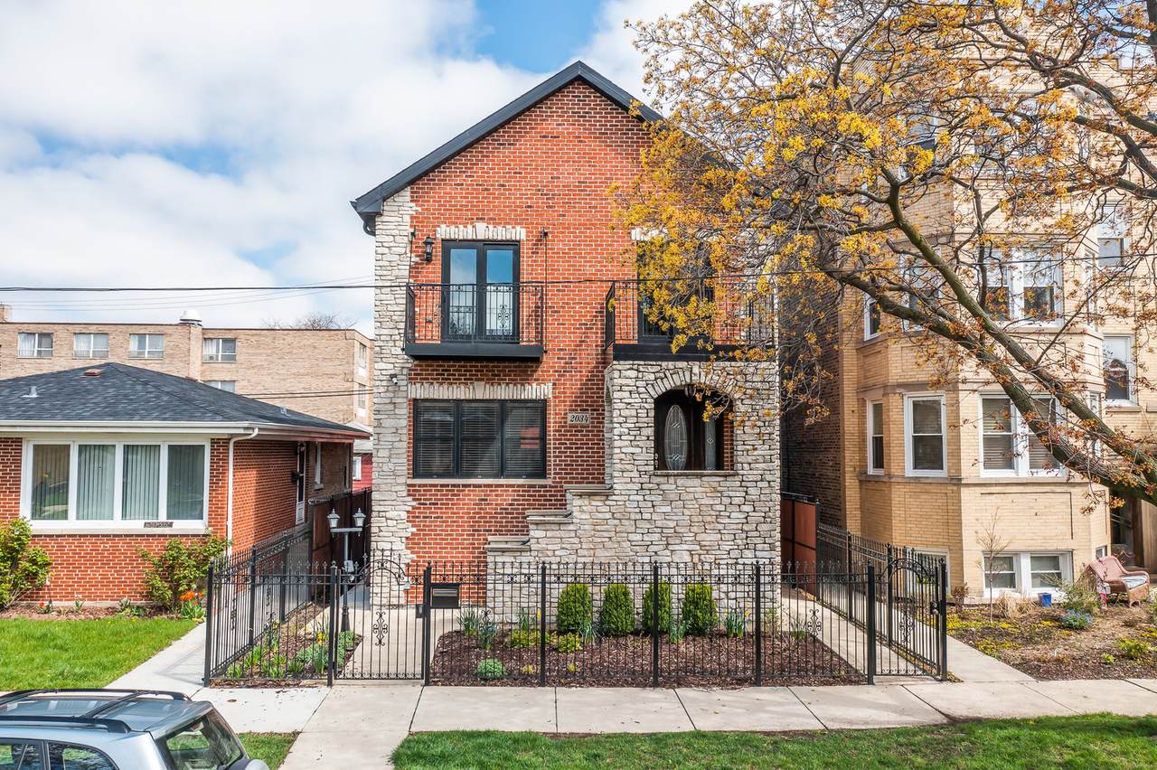 2034 Summerdale Avenue - Photo 1