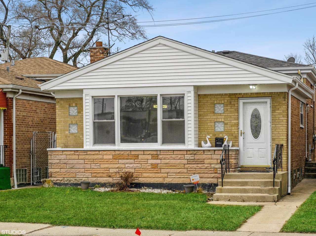 9904 King Drive - Photo 1