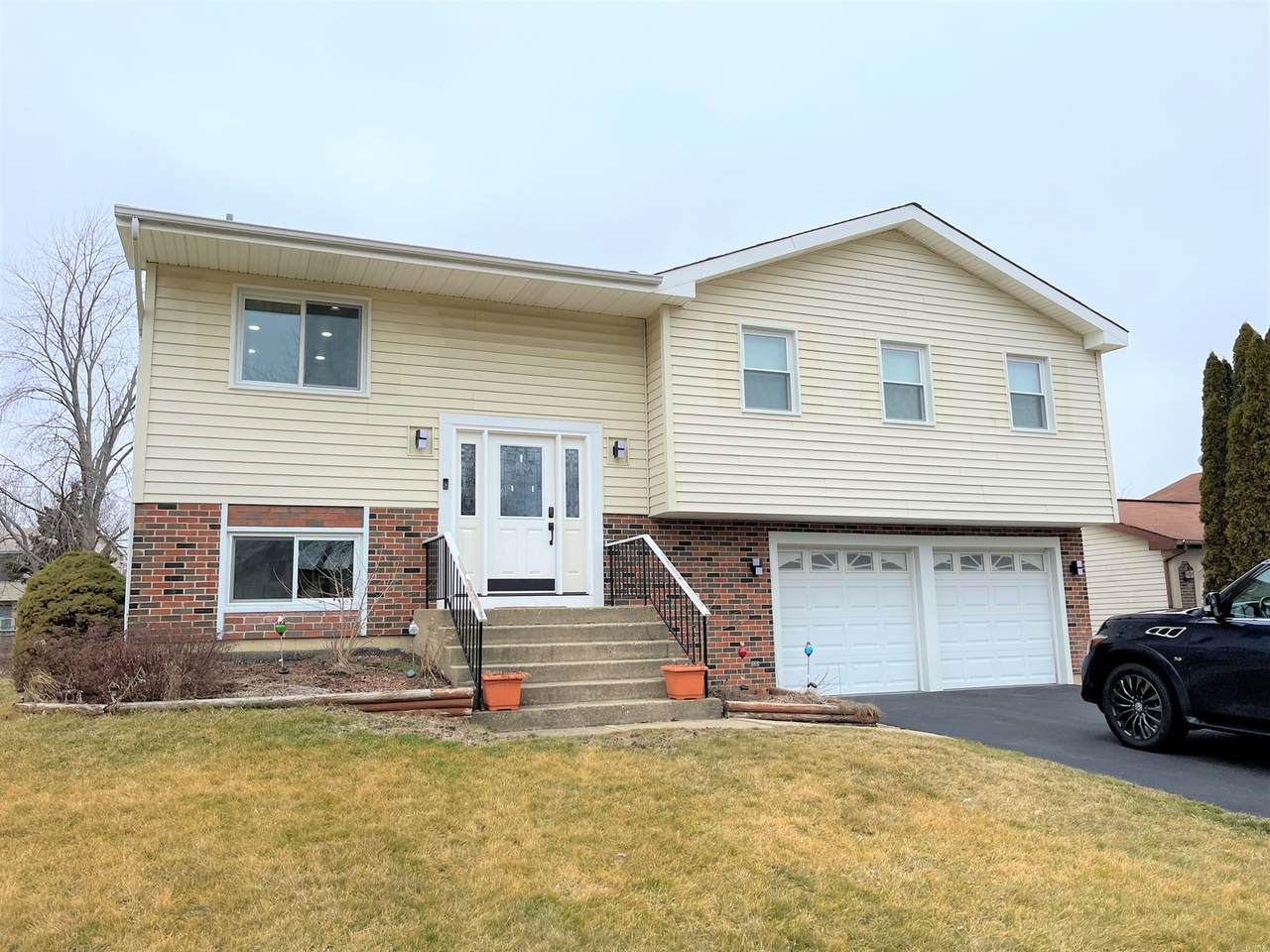 2274 Driftwood Lane - Photo 1