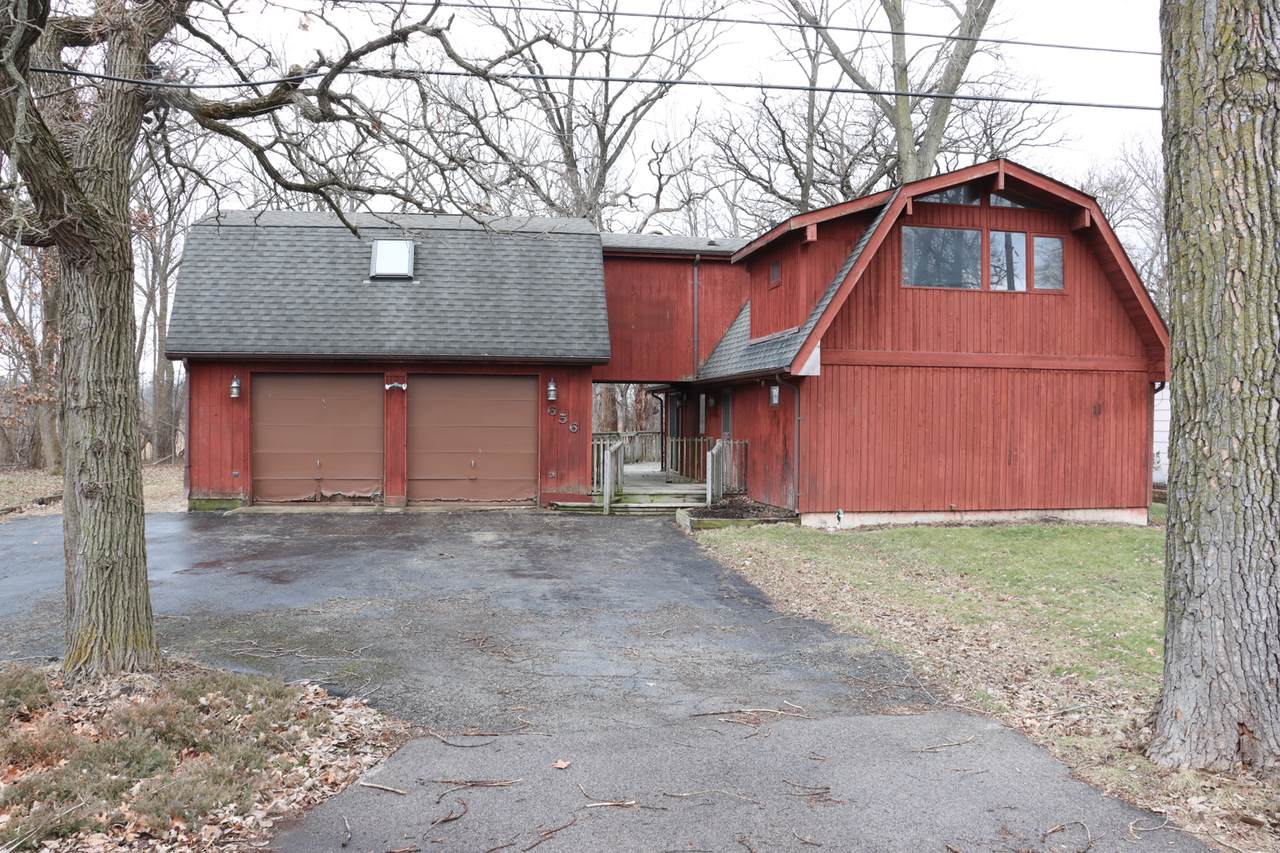 656 Circle Avenue - Photo 1