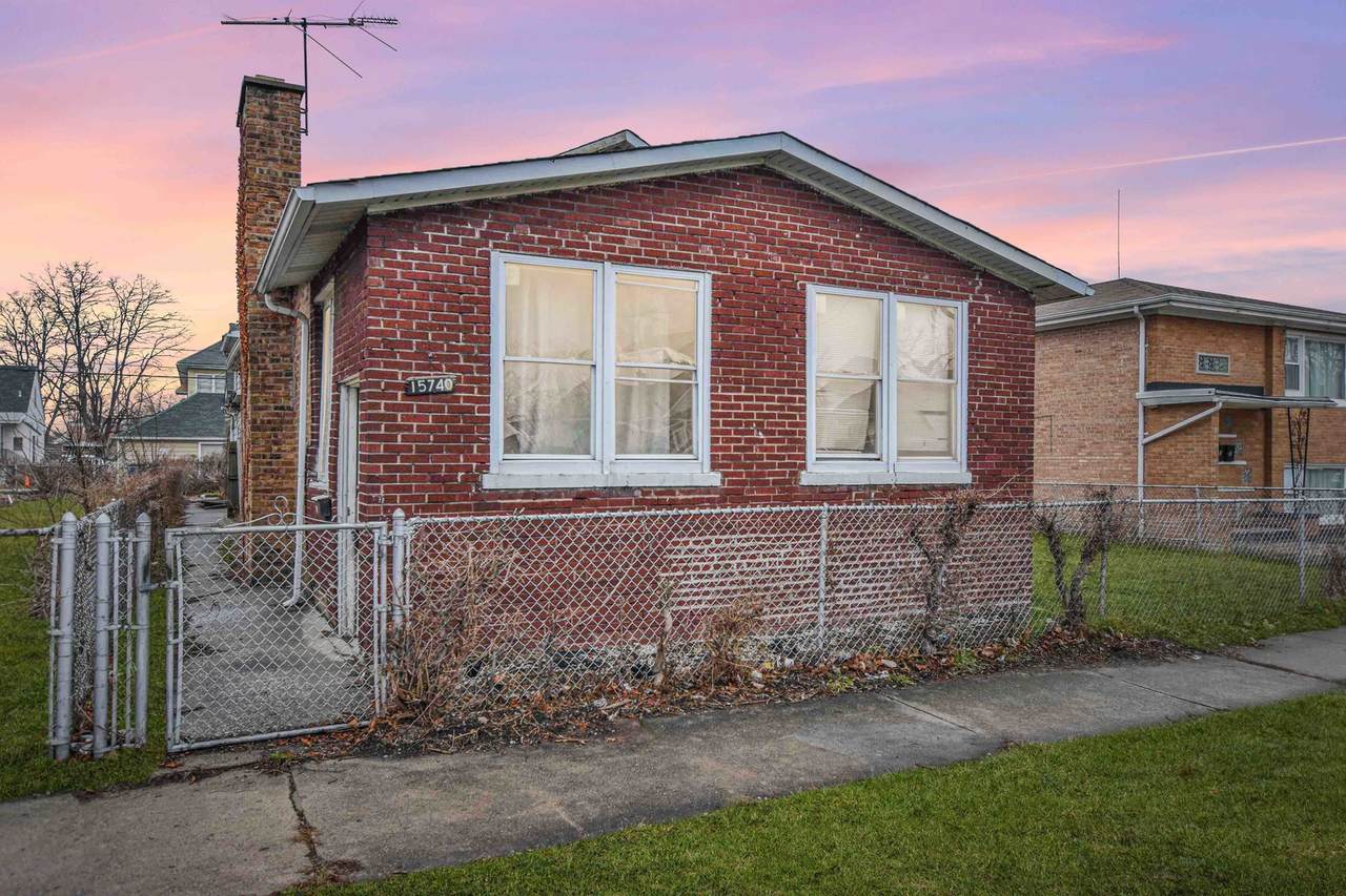 15740 Woodbridge Avenue - Photo 1