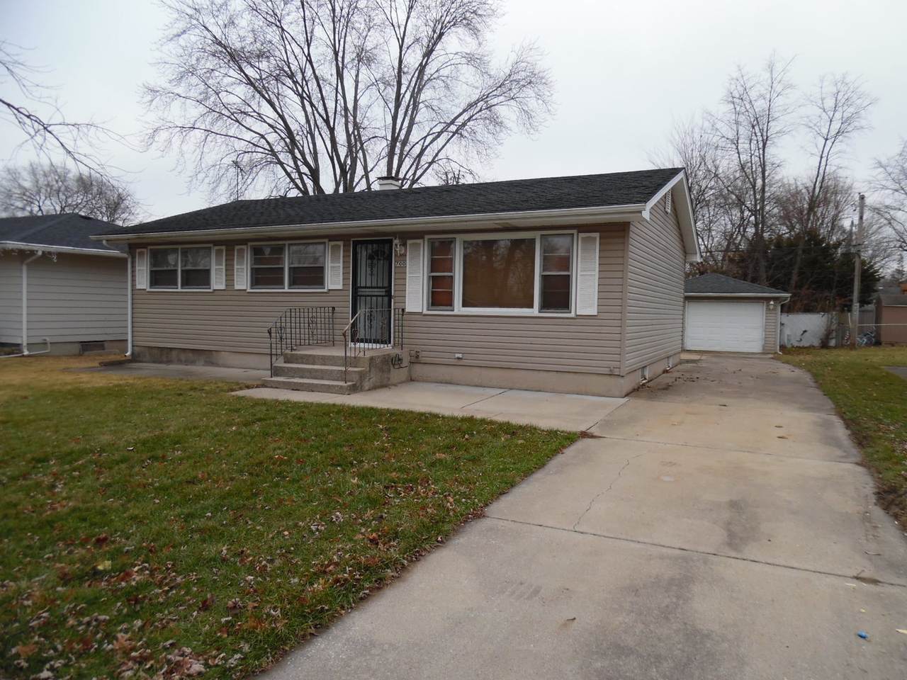 700 67th Lane - Photo 1