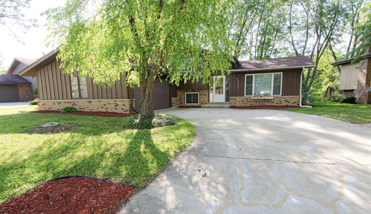 23022 East Drive - Photo 1
