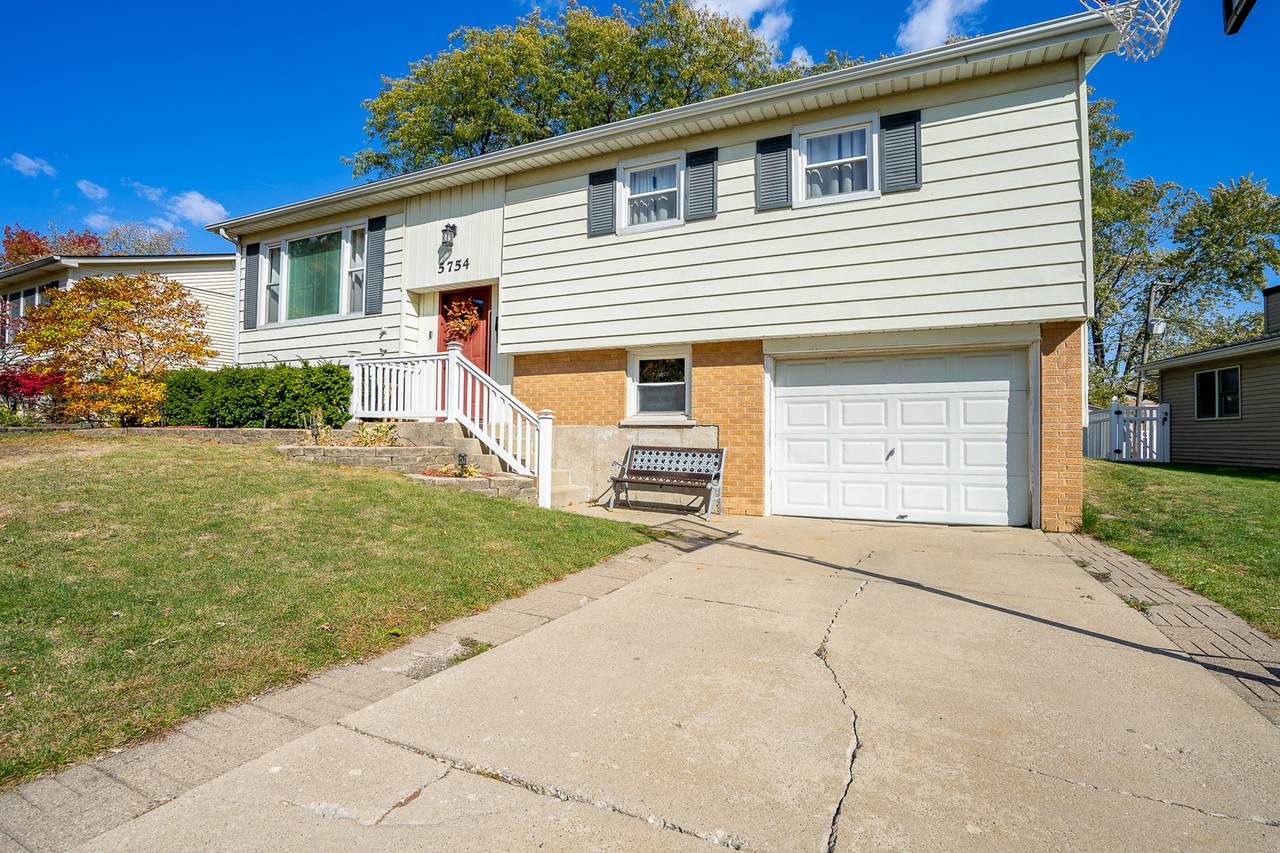 5754 Dover Road - Photo 1