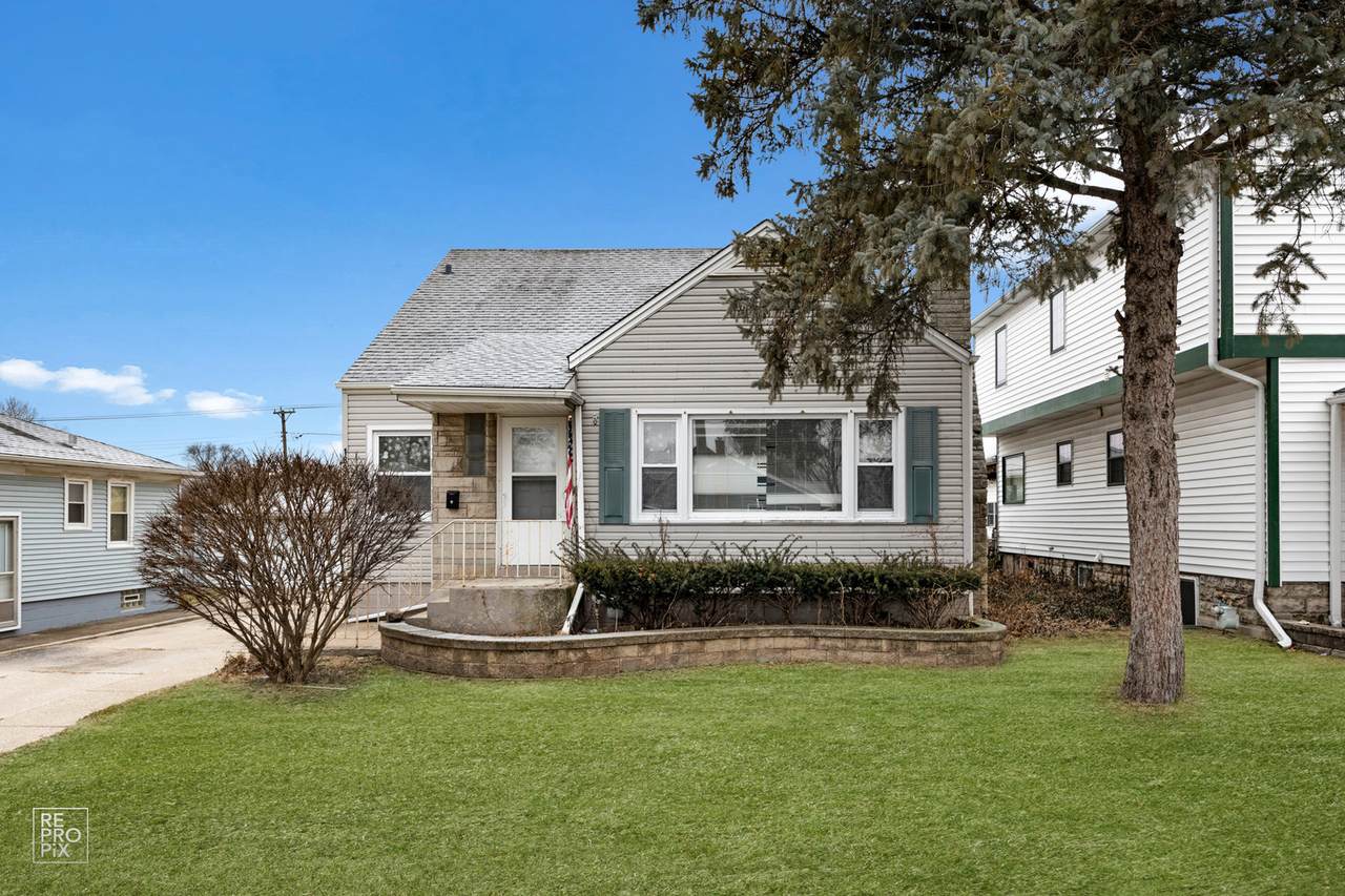 18328 Oakley Avenue - Photo 1