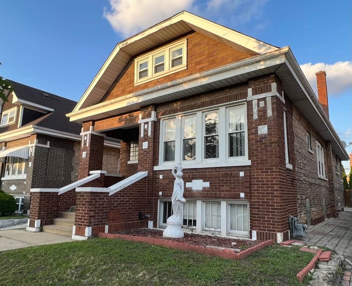 2107 East Avenue - Photo 1