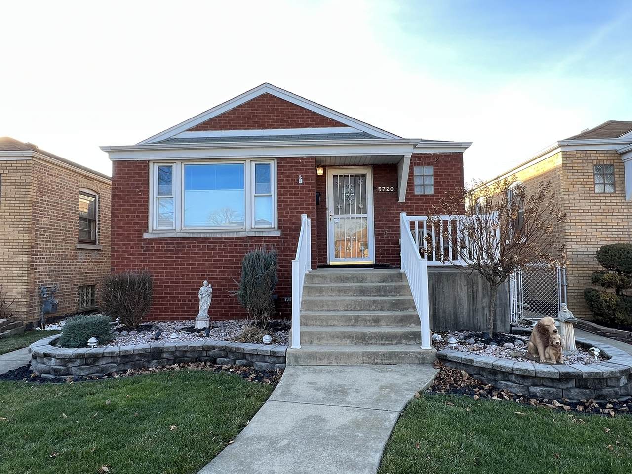 5720 Neva Avenue - Photo 1