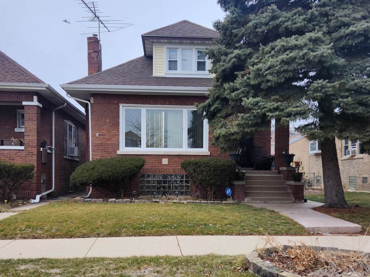1732 Melvina Avenue - Photo 1