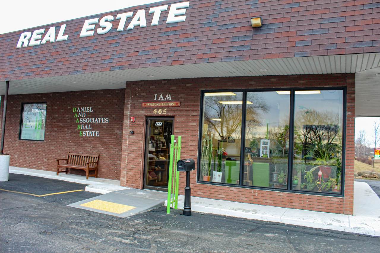 465 Roosevelt Road - Photo 1