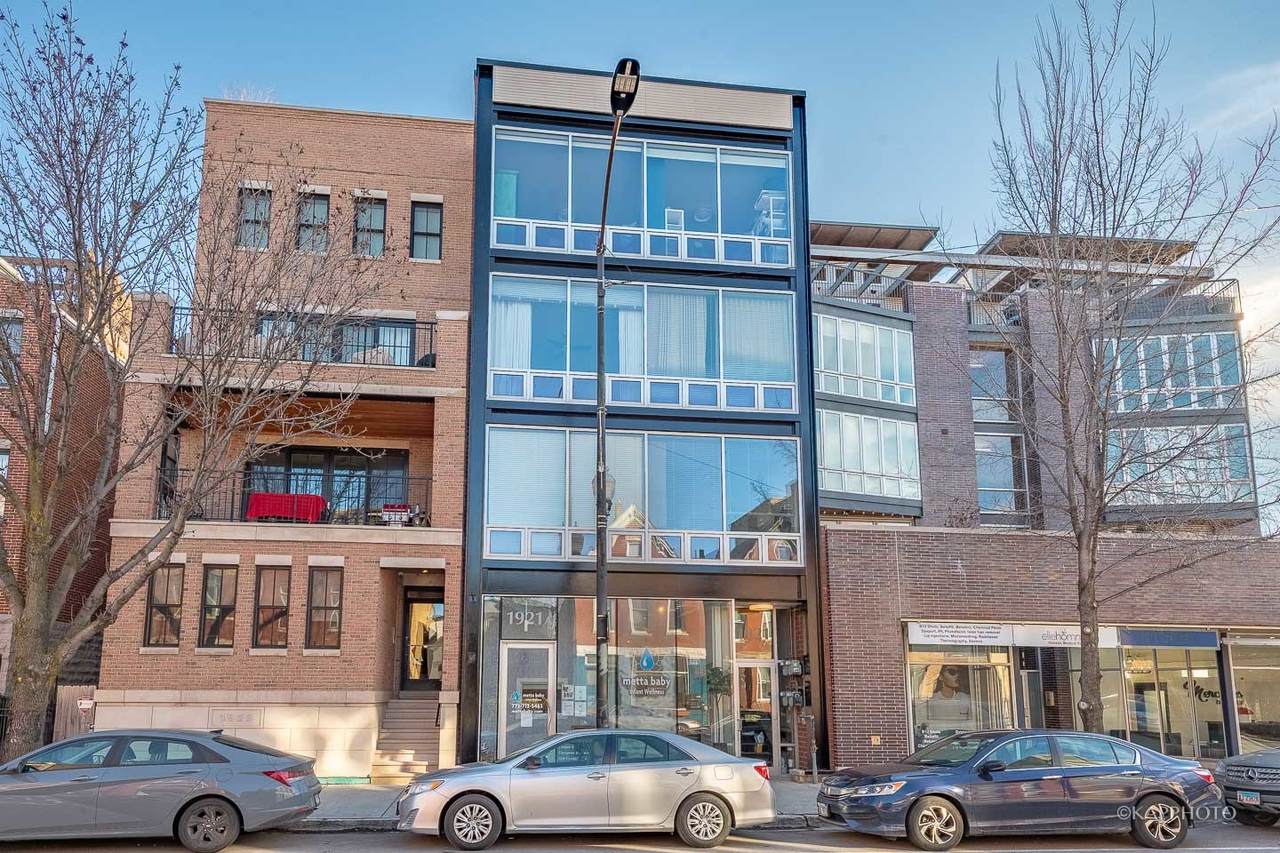 1921 Damen Avenue - Photo 1