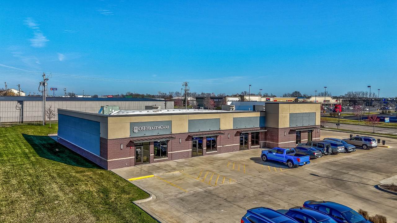 4102 Veterans Drive - Photo 1
