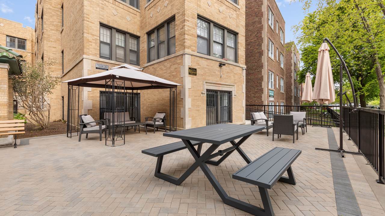 7622 Eastlake Terrace - Photo 1