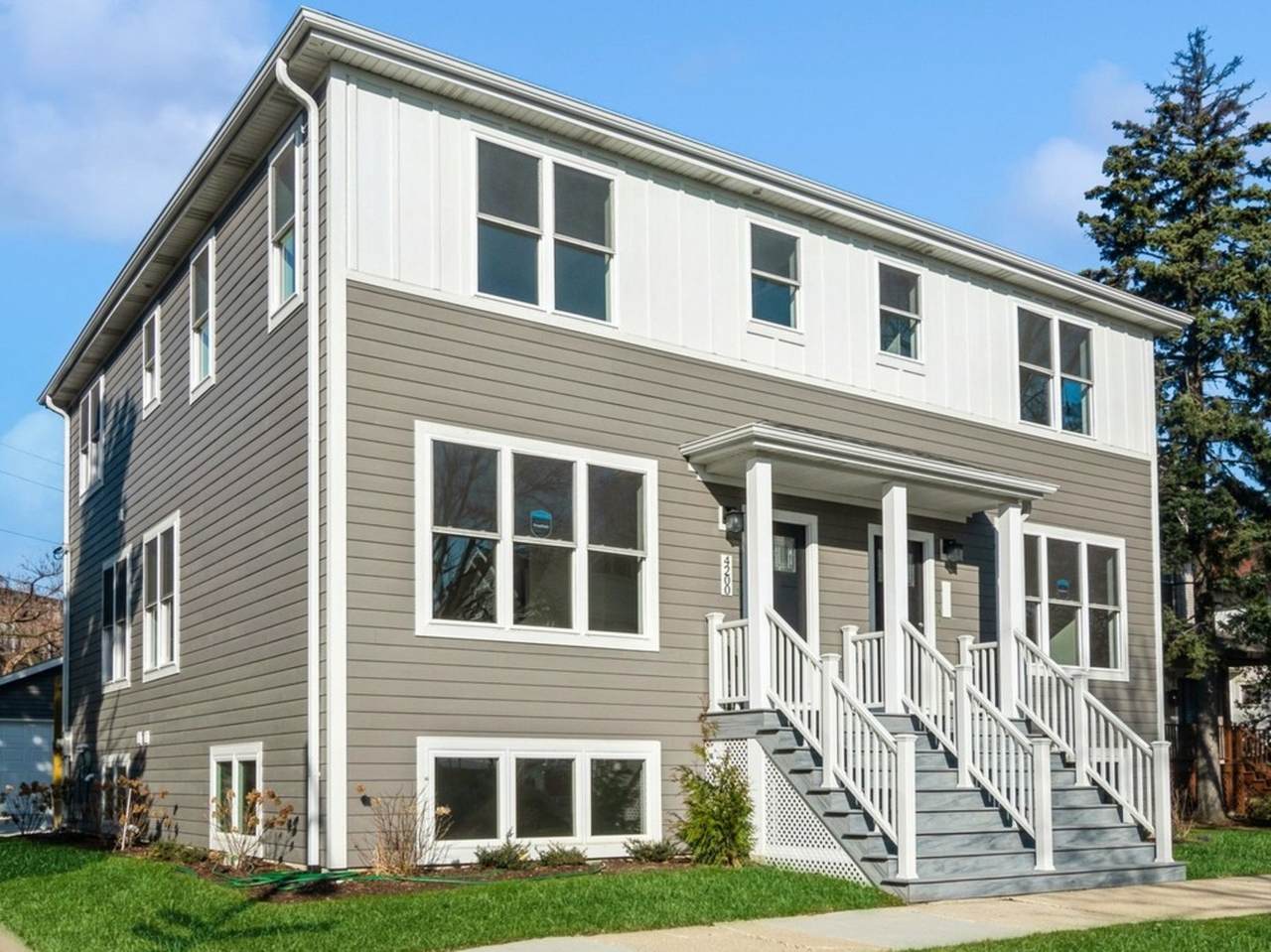 4200 Kildare Avenue - Photo 1