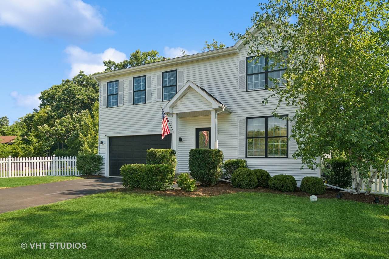 208 Bluff Court - Photo 1