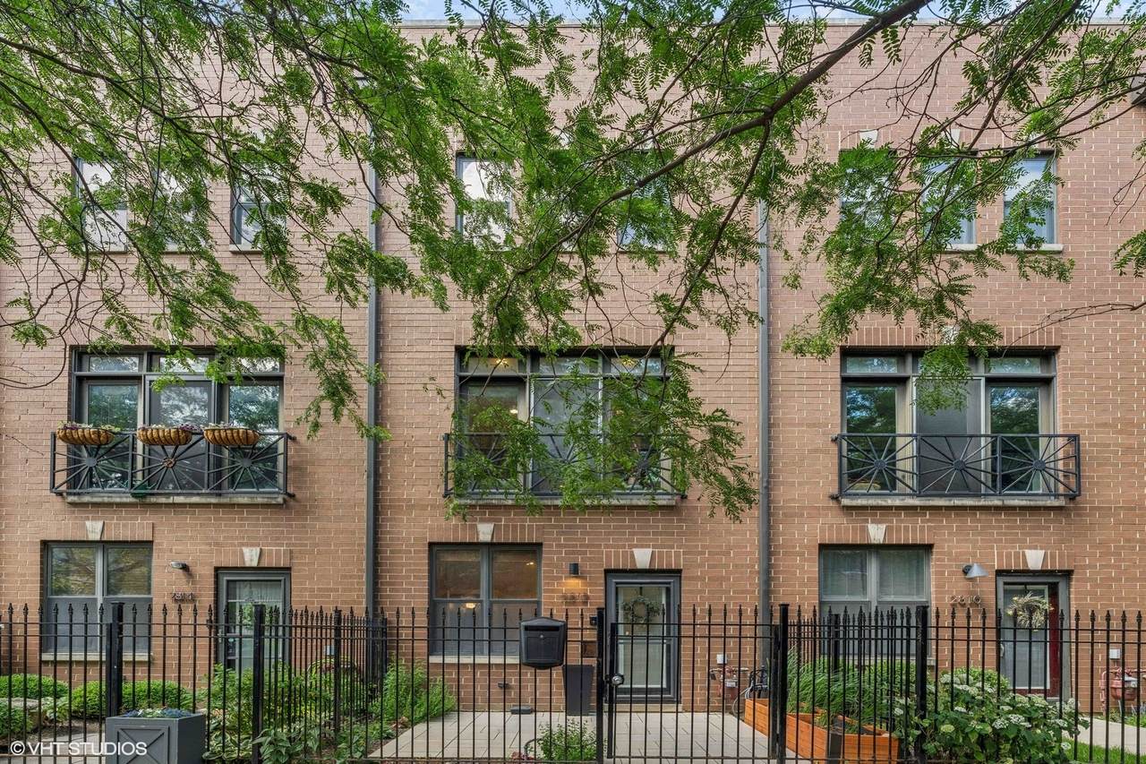 2812 Dickens Avenue - Photo 1