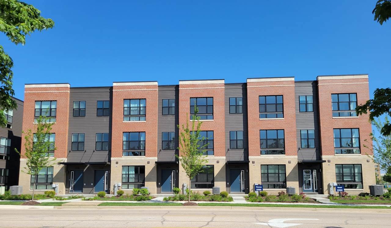 322 Summit Circle - Photo 1