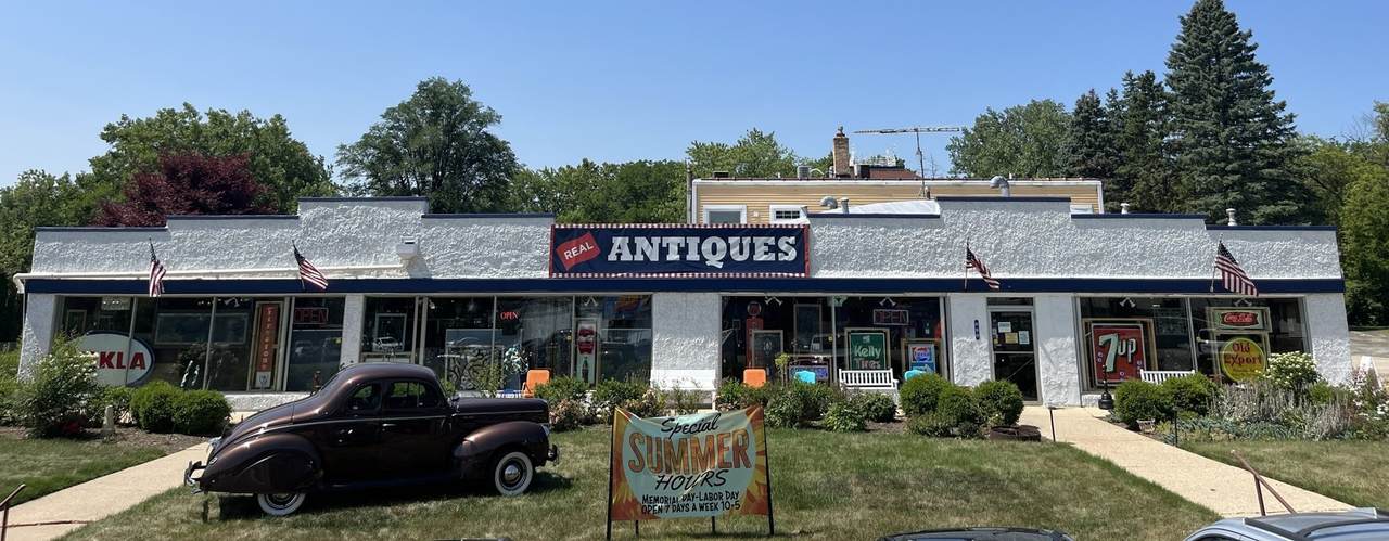 890 Lake Avenue - Photo 1