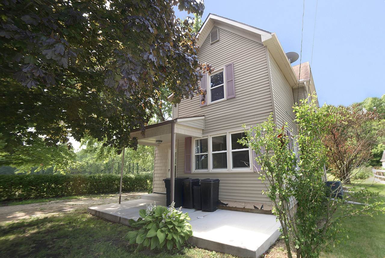 736 Commercial Street - Photo 1