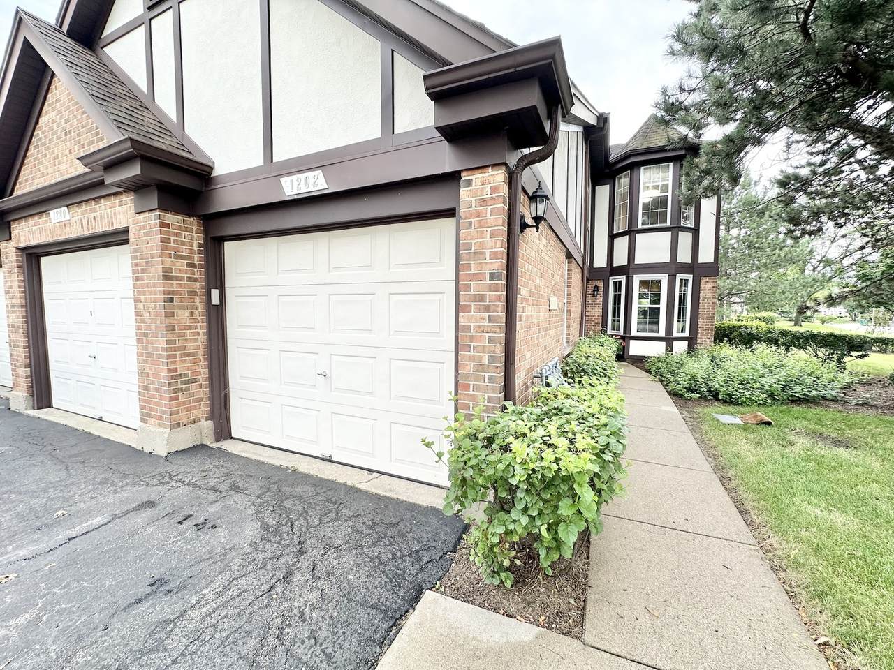 1202 Clearview Court - Photo 1