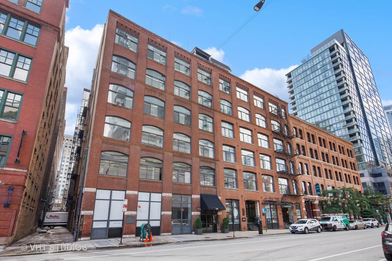 215 Illinois Street - Photo 1