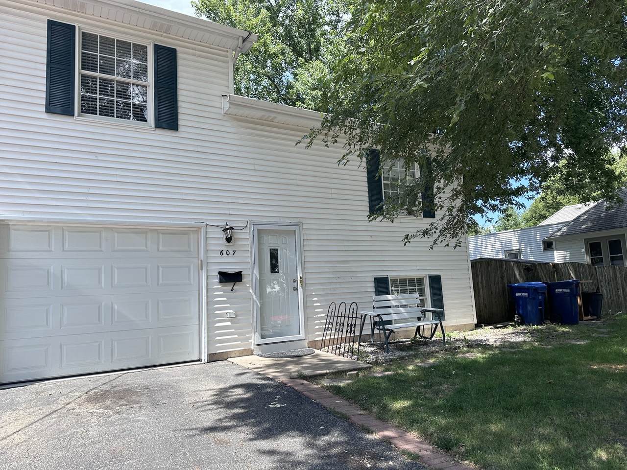 607 9th Street - Photo 1