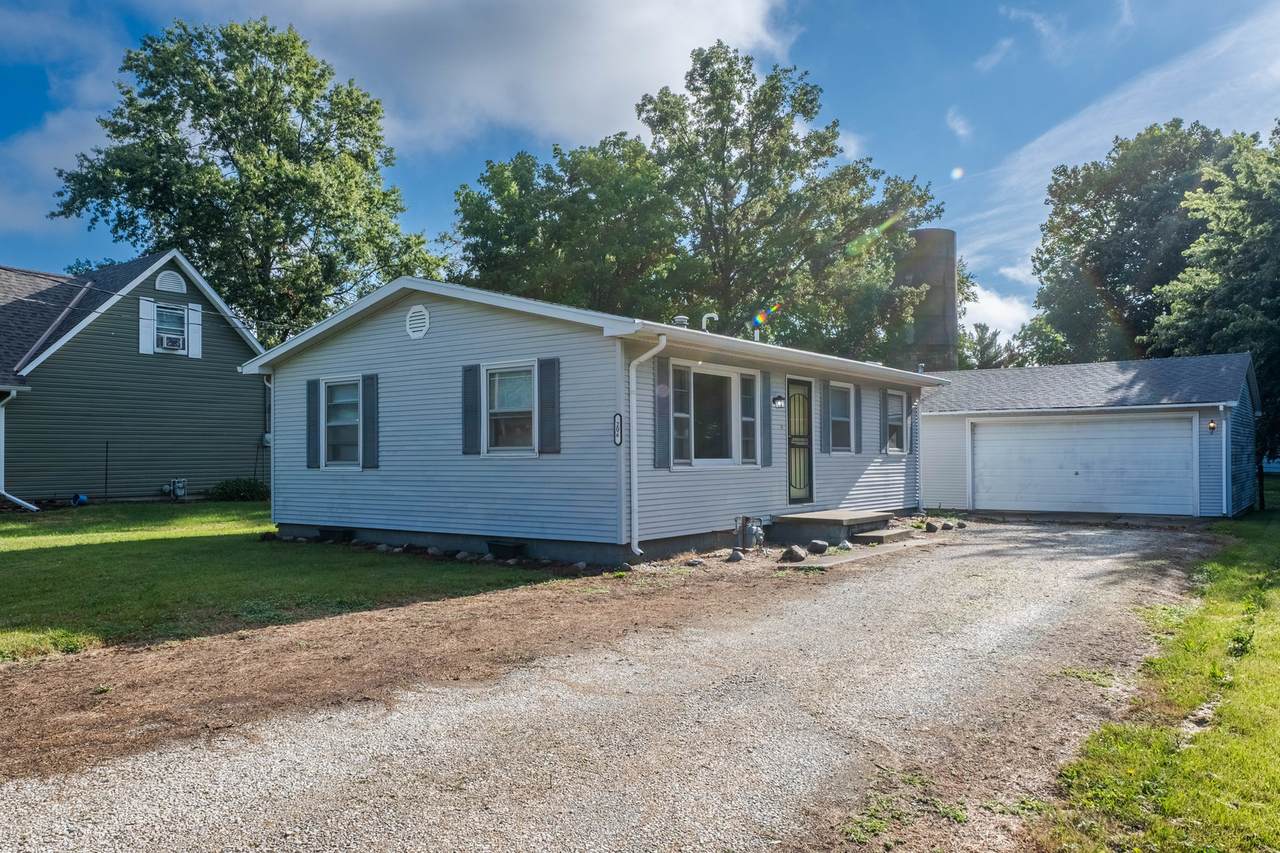 206 Wesley Avenue - Photo 1