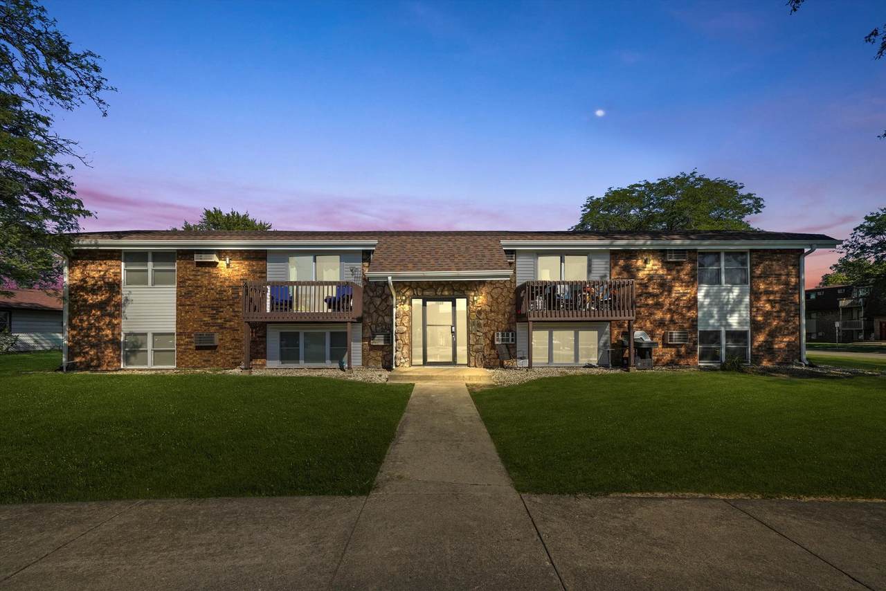 2022 Lawrence Avenue - Photo 1