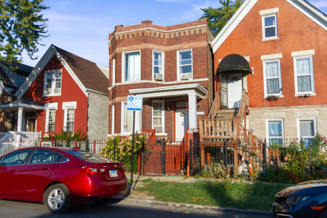 911 Monticello Avenue - Photo 1